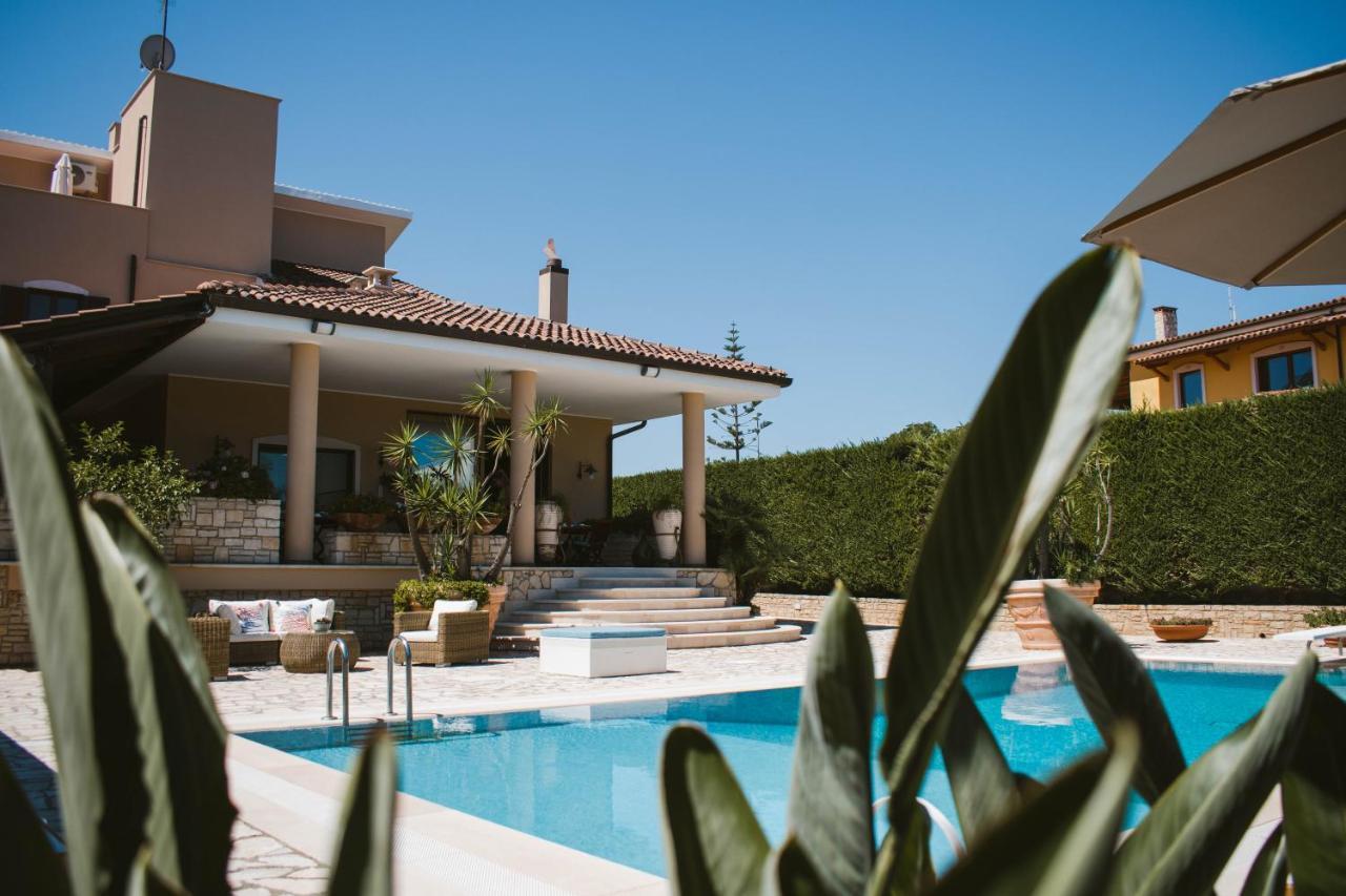 Villa Pietra Bianca Trani Esterno foto